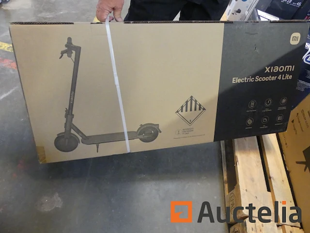 Xiaomi scooter 4 lite elektrische scooter (ddhbc08zm) - afbeelding 2 van  3