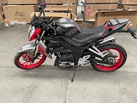 Xtreet rs 125 "red graphite" - afbeelding 1 van  6
