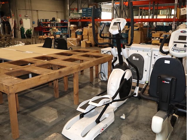 Xtrend crosstrainer - afbeelding 1 van  5