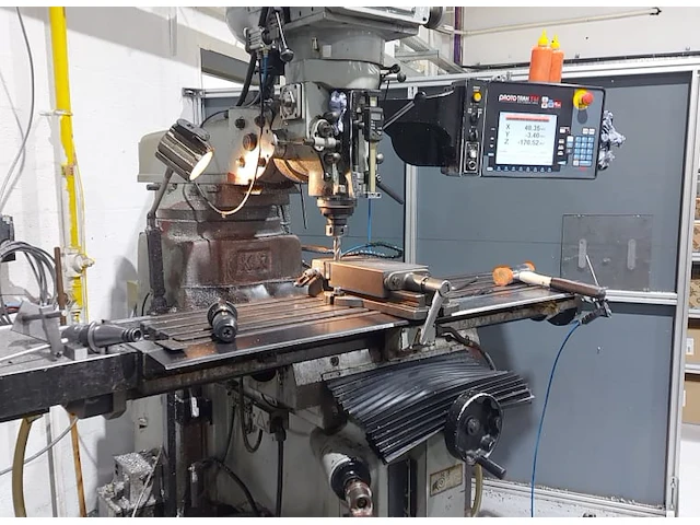 Xyz sm 3000 verticaal bewerkingscentrum - afbeelding 1 van  3