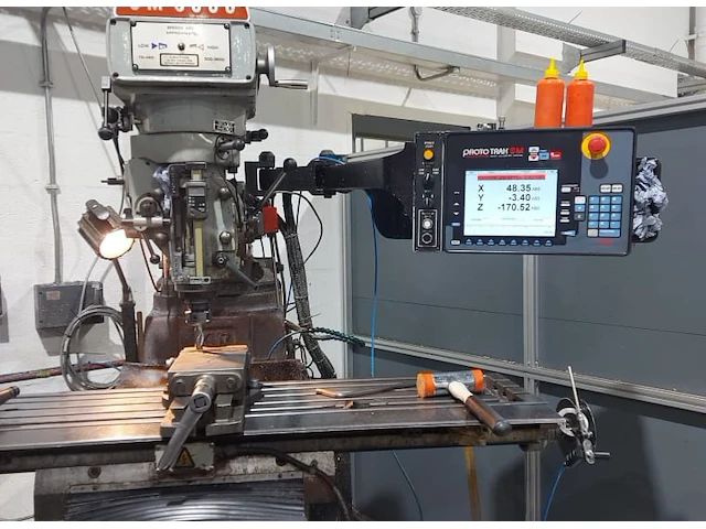 Xyz sm 3000 verticaal bewerkingscentrum - afbeelding 2 van  3