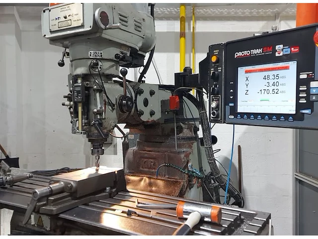 Xyz sm 3000 verticaal bewerkingscentrum - afbeelding 3 van  3