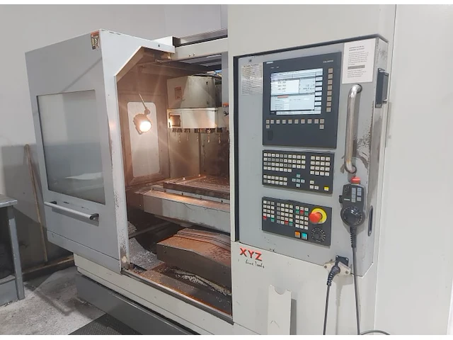 Xyz vmc 1010 verticaal bewerkingscentrum - afbeelding 4 van  9