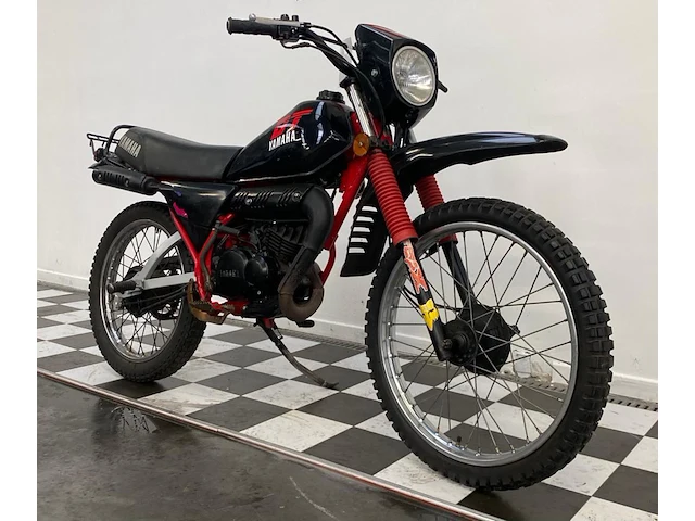 Yamaha - dt - bromfiets - afbeelding 1 van  8