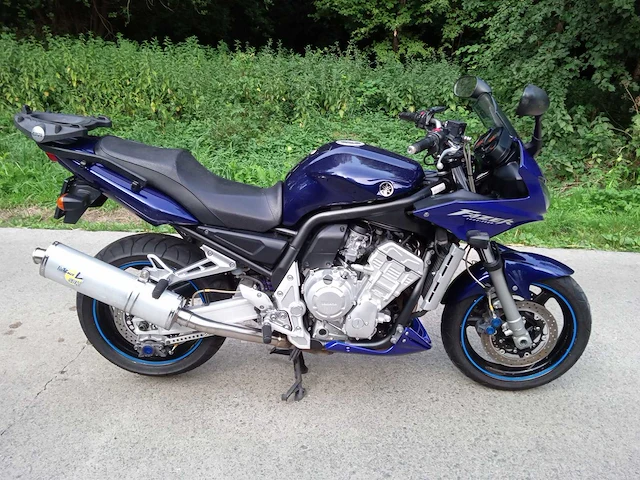 Yamaha - fazer 1000 - motorfiets - afbeelding 1 van  8
