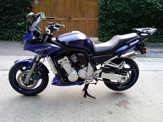 Yamaha - fazer 1000 - motorfiets - afbeelding 2 van  8