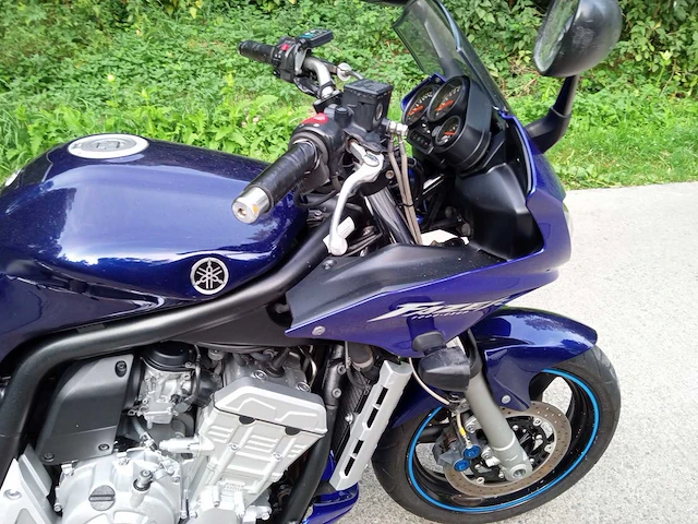 Yamaha - fazer 1000 - motorfiets - afbeelding 7 van  8