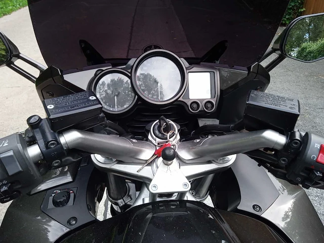 Yamaha - fjr - motorfiets - afbeelding 8 van  9