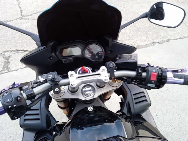 Yamaha - fz1 - motorfiets - afbeelding 10 van  10