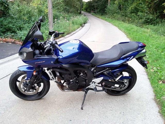 Yamaha - fz6 - motorfiets - afbeelding 1 van  8