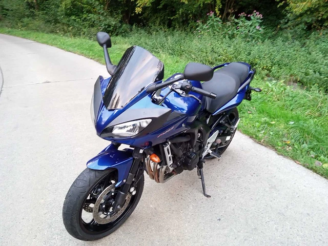 Yamaha - fz6 - motorfiets - afbeelding 2 van  8