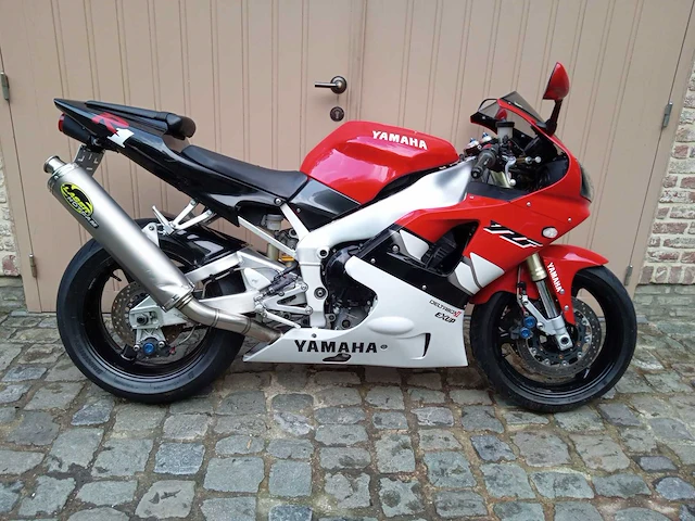 Yamaha - r1 - motorfiets - afbeelding 2 van  6