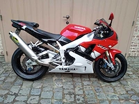 Yamaha - r1 - motorfiets - afbeelding 2 van  6