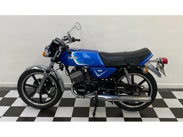 Yamaha - rd125 - bromfiets - afbeelding 3 van  12