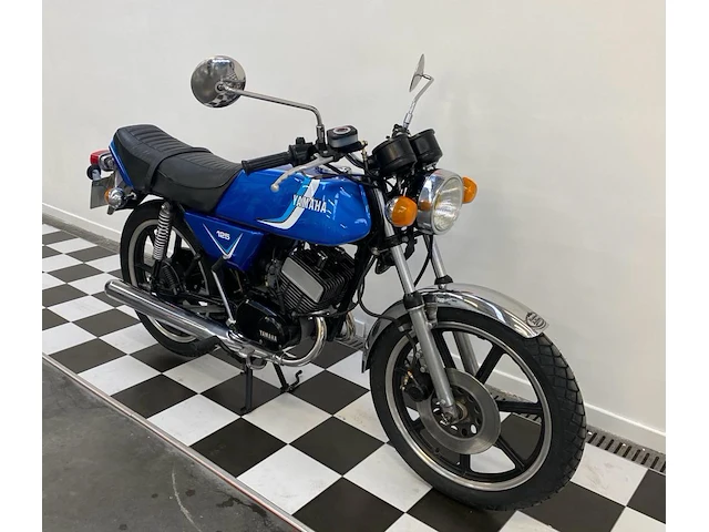 Yamaha - rd125 - bromfiets - afbeelding 1 van  12