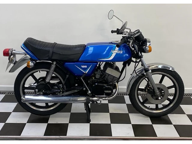 Yamaha - rd125 - bromfiets - afbeelding 9 van  12