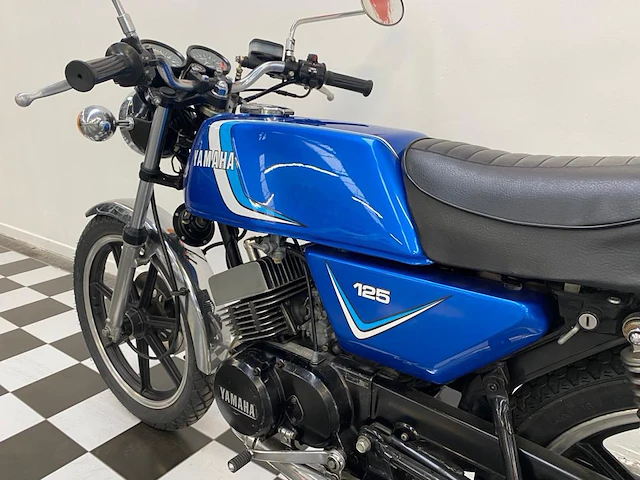 Yamaha - rd125 - bromfiets - afbeelding 11 van  12