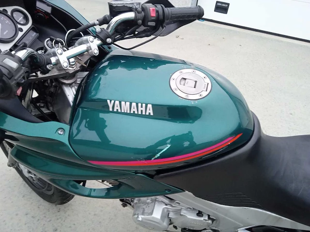 Yamaha - tdm 850 - motorfiets - afbeelding 8 van  9