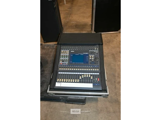 Yamaha 03d digitale mixing console + flightcase - afbeelding 1 van  6