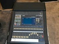Yamaha 03d digitale mixing console + flightcase - afbeelding 1 van  6