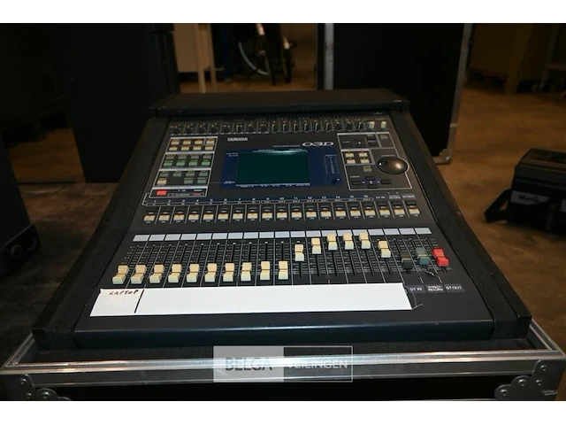 Yamaha 03d digitale mixing console + flightcase - afbeelding 2 van  6