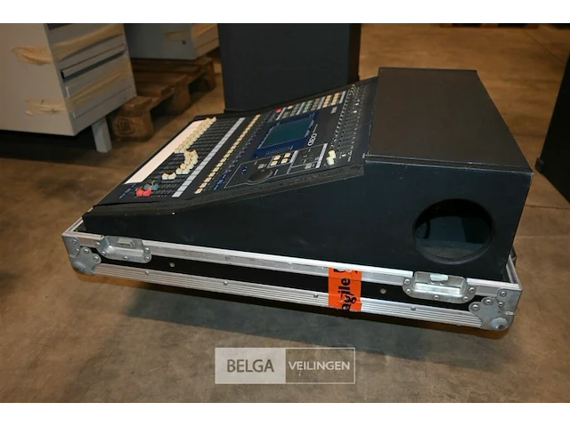 Yamaha 03d digitale mixing console + flightcase - afbeelding 3 van  6