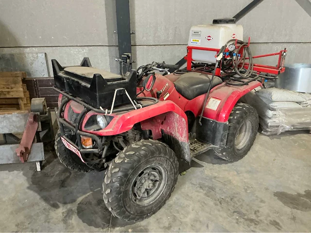 Yamaha bruin 350 quad met sproeier - afbeelding 1 van  19