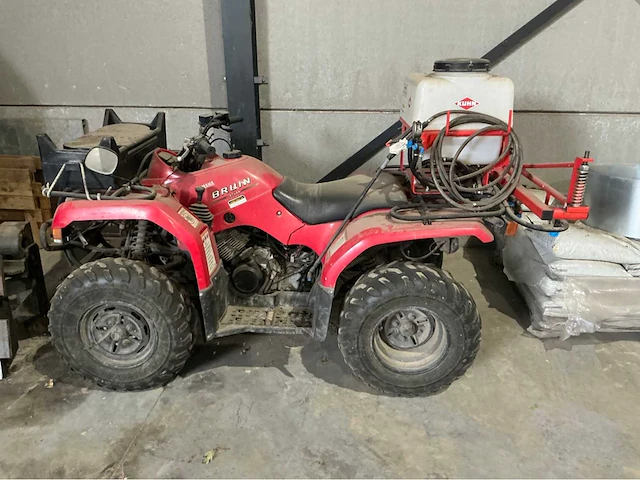 Yamaha bruin 350 quad met sproeier - afbeelding 18 van  19