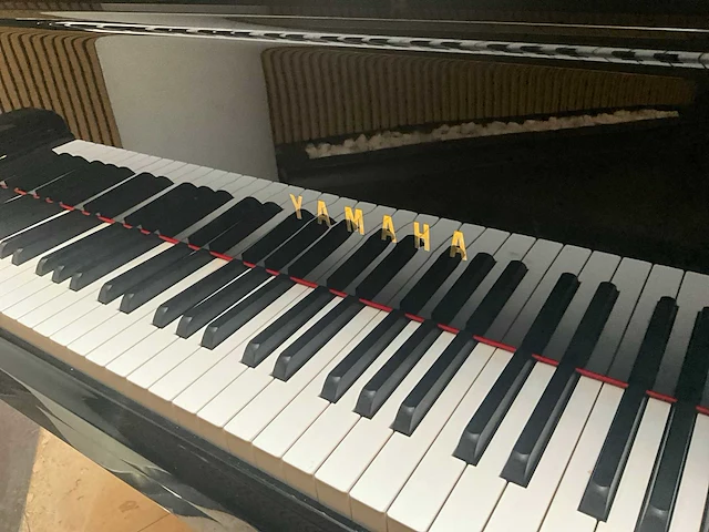 Yamaha c3 verrijdbare vleugelpiano - afbeelding 8 van  13