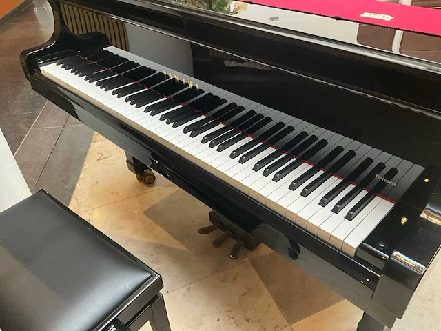 Yamaha c3 verrijdbare vleugelpiano - afbeelding 9 van  13