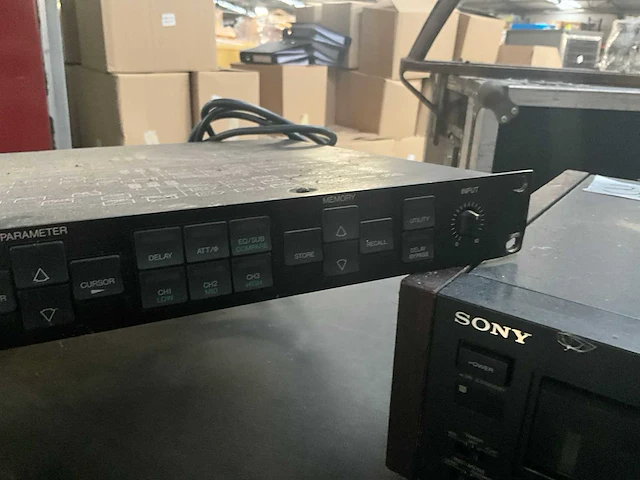 Yamaha digitale delay line ddl 3 - afbeelding 4 van  5