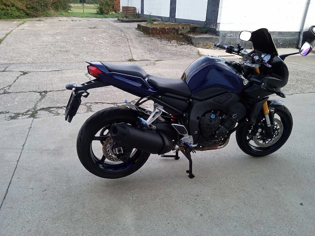 Yamaha fz1 motorfiets - afbeelding 9 van  10