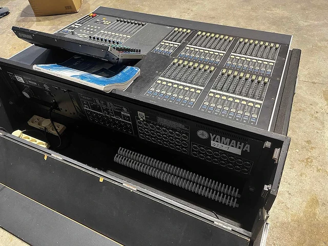 Yamaha m7cl 32ch digitale geluidtafel - afbeelding 2 van  3