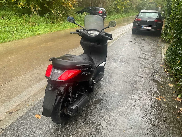 Yamaha nmax scooter - afbeelding 9 van  13