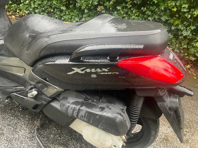 Yamaha nmax scooter - afbeelding 12 van  13