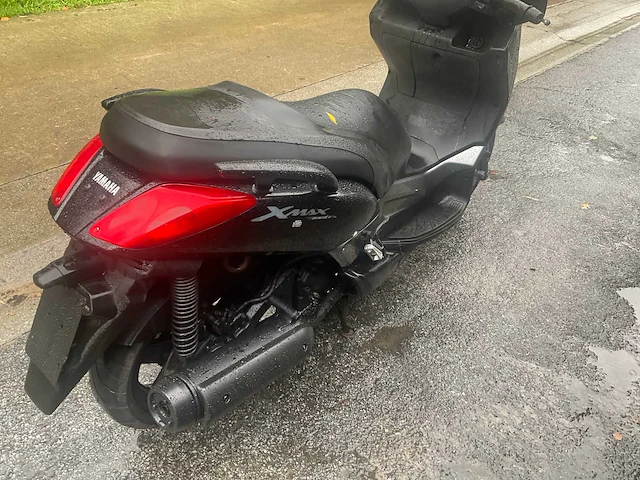 Yamaha nmax scooter - afbeelding 13 van  13