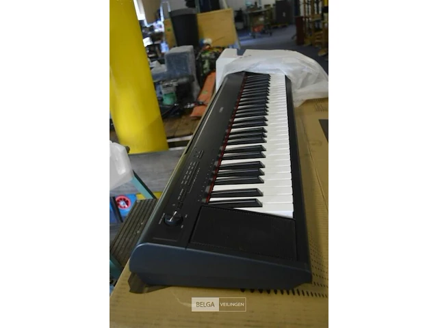 Yamaha piaggerio np-12b elektrische piano - afbeelding 5 van  6
