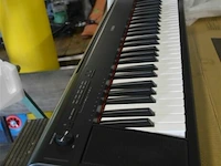 Yamaha piaggerio np-12b elektrische piano - afbeelding 5 van  6