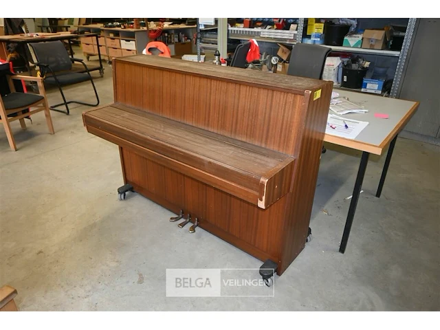 Yamaha piano - afbeelding 1 van  6