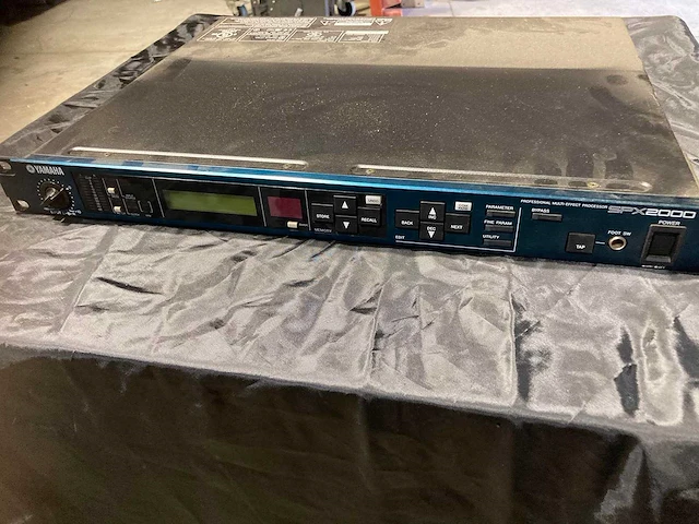 Yamaha spx2000 efx machine - afbeelding 1 van  2