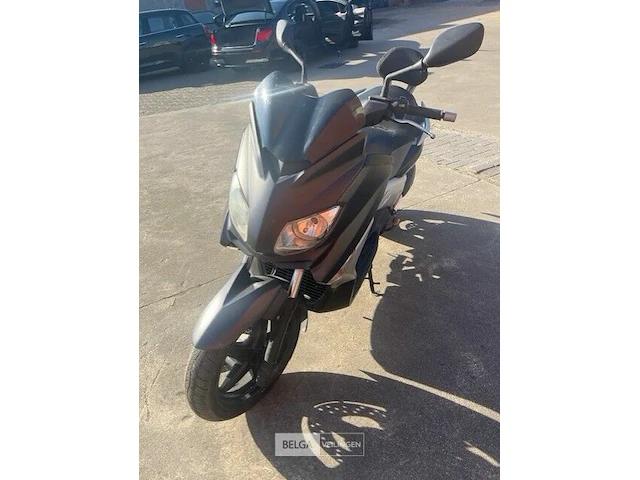 Yamaha x- max - afbeelding 1 van  6