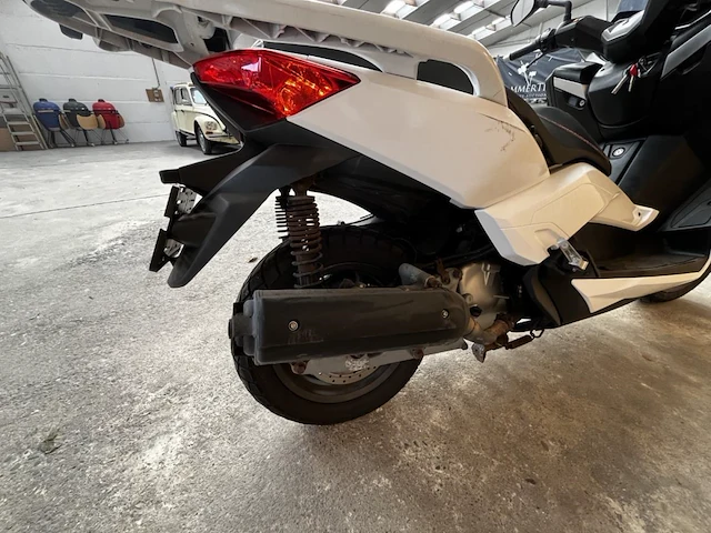 Yamaha yp125 ra, 2015 - afbeelding 4 van  18