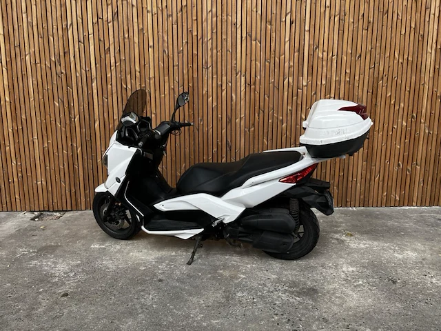 Yamaha yp125 ra, 2015 - afbeelding 1 van  18