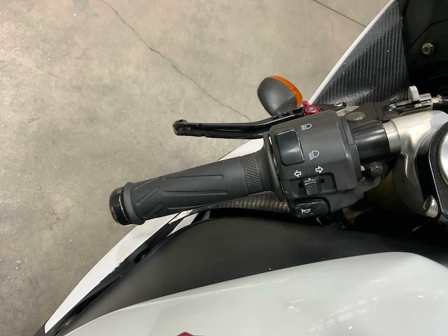 Yamaha yzf-r1 motorfiets - afbeelding 13 van  14