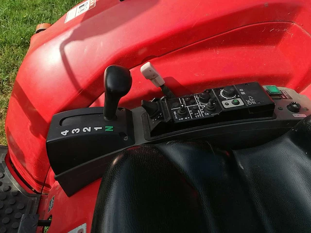 Yanmar af-33 vierwielaangedreven minitractor - afbeelding 17 van  18