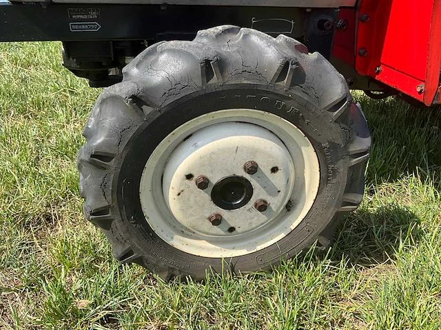 Yanmar f-6 vierwielaangedreven minitractor met grondfrees - afbeelding 2 van  24