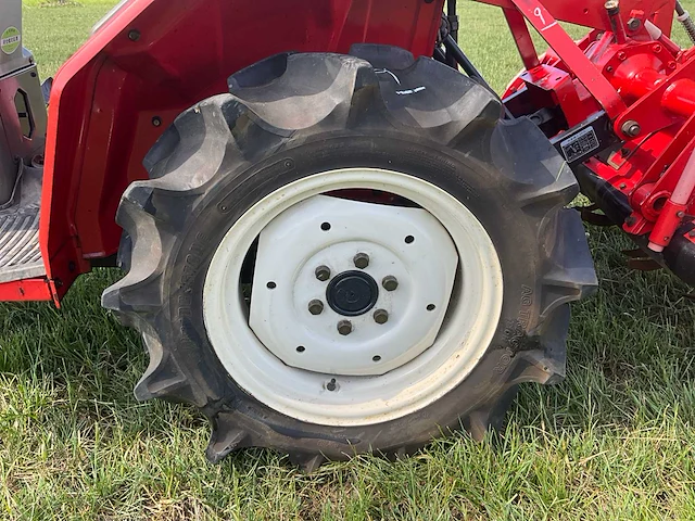 Yanmar f-6 vierwielaangedreven minitractor met grondfrees - afbeelding 4 van  24