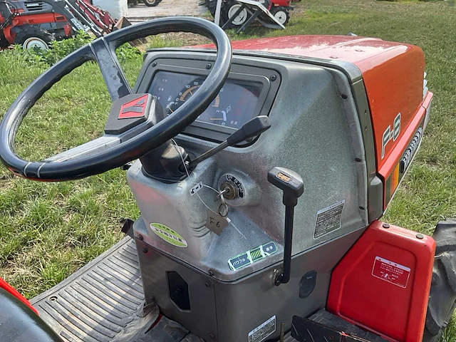 Yanmar f-6 vierwielaangedreven minitractor met grondfrees - afbeelding 7 van  24