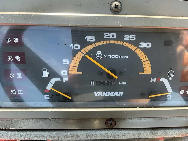Yanmar f-6 vierwielaangedreven minitractor met grondfrees - afbeelding 8 van  24