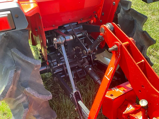Yanmar f-6 vierwielaangedreven minitractor met grondfrees - afbeelding 11 van  24